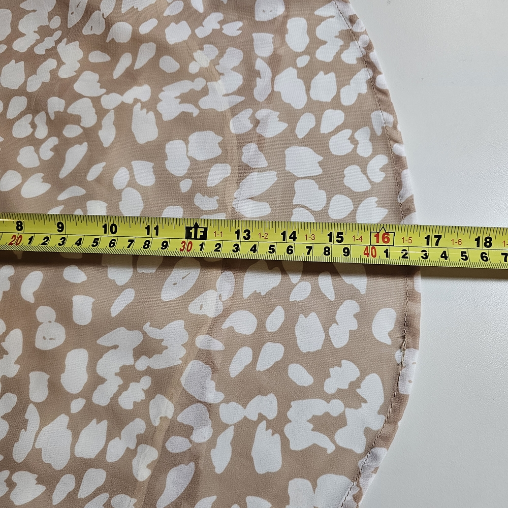 Chic Beige And White Patterned Blouse - image 5